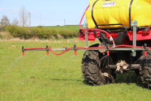 Quad-X Liquid Fertiliser Boom in field up close